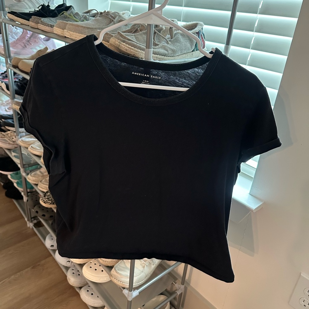 American Eagle Outfitters Black Cropped Crew Tee